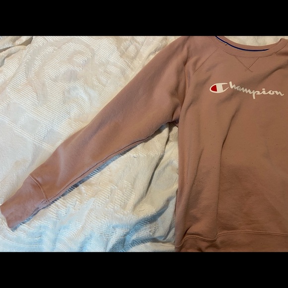 Champion Crewneck. Pink. Large. - Picture 2 of 3